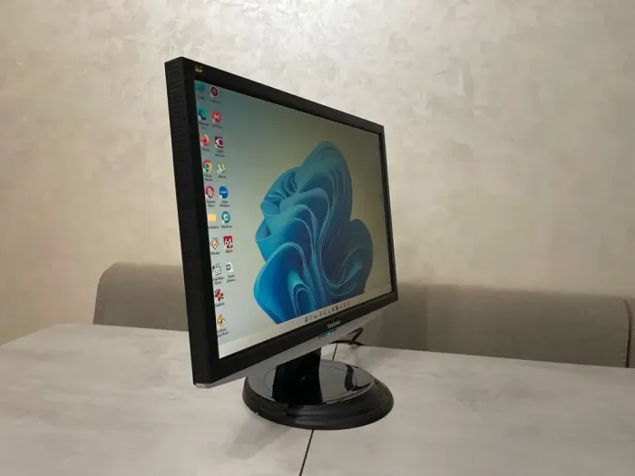 Монітор ViewSonic VX2240W / 22" (1680x1050) TN / DVI, VGA / VESA 100x100 б/в - зображення 3