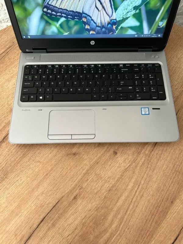 Ноутбук Б-клас HP ProBook 650 G2 / 15.6" (1920x1080) TN / Intel Core i5-6300U (2 (4) ядра по 2.4-3 GHz) / 8 GB DDR4 / 256 GB SSD / Intel HD Graphics 520 / WebCam / VGA б/в - зображення 2