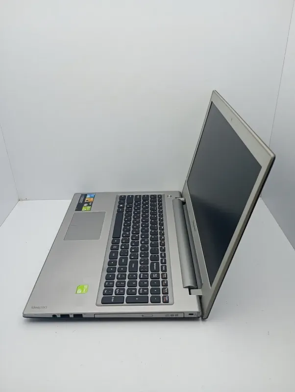 Ноутбук Lenovo Z500 / 15.6" (1366x768) TN / Intel Core i5-3210M (2 (4) ядра по 2.5 - 3.1 GHz) / 8 GB DDR3 / 1000 GB HDD / nVidia GeForce GT 740M, 2 GB DDR3, 64-bit / WebCam б/в - зображення 6