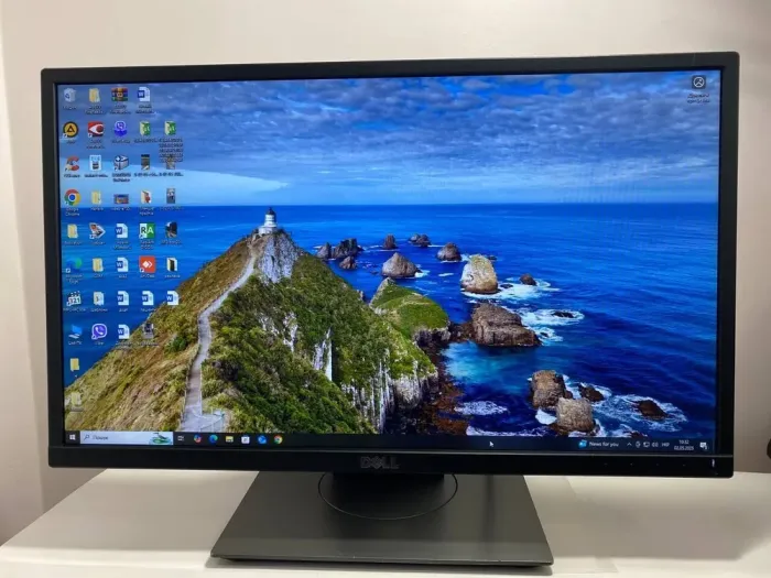 Монітор Dell P2217H / 22" (1920x1080) IPS / 2x USB 2.0, 2x USB 3.0, 1x VGA, 1x HDMI, 1x DisplayPort / VESA 100x100 б/в - зображення 2