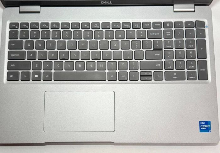 Ноутбук Dell Precision 3560 / 15.6" (1366x768) TN / Intel Core i7-1185G7 (4 (8) ядра по 1.2 - 4.8 GHz) / 16 GB DDR4 / 256 GB SSD / nVidia Quadro T500, 2 GB GDDR6, 64-bit / WebCam б/в - зображення 3