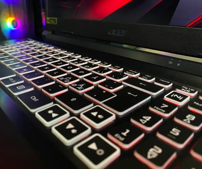 Ігровий ноутбук Acer Nitro 5 / 17.3" (1920x1080) IPS / AMD Ryzen 7 5800H (8 (16) ядер по 3.2 - 4.4 GHz) / 16 GB DDR4 / 1000 GB SSD / nVidia GeForce RTX 3070, 8 GB GDDR6, 256-bit / WebCam б/в - зображення 3