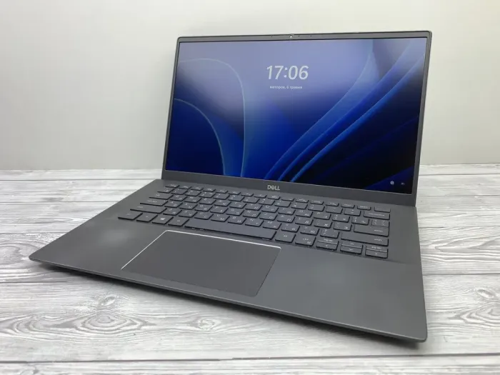 Ультрабук Б-клас Dell Vostro 5402 / 14" (1920x1080) IPS / Intel Core i5-1135G7 (4 (8) ядра по 2.4 - 4.2 GHz) / 16 GB DDR4 / 512 GB SSD / Intel Iris Xe Graphics / WebCam б/в - зображення 3