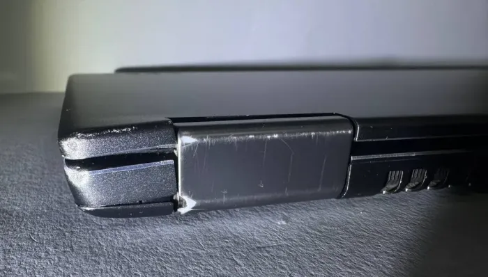 Ігровий ноутбук-трансформер Б-клас Lenovo Yoga 720-15IKB / 15.6" (1920x1080) IPS Touch / Intel Core i7-7700HQ (4 (8) ядра по 2.8 - 3.8 GHz) / 16 GB DDR4 / 256 GB SSD / nVidia GeForce GTX 1050, 2 GB GDDR5, 128-bit / WebCam / Win 10 б/в - зображення 7