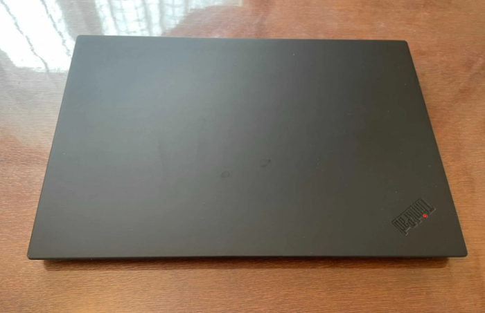 Робоча стенд Lenovo ThinkPad P1 / 15.6" (3840x2160) UHD 4K IPS Touch / Intel Core i7-8850H (6 (12) ядер по 2.6 - 4.3 GHz) / 16 GB DDR4 / 256 GB SSD / nVidia Quadro P1000 4 GB / WebCam б/в - зображення 2