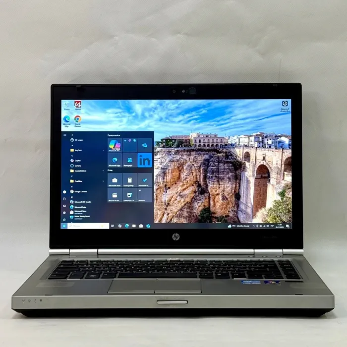 Ноутбук Б-клас HP EliteBook 8460p / 14" (1366x768) TN / Intel Core i5-2520M (2 (4) ядра по 2.5 - 3.2 GHz) / 8 GB DDR3 / 320 GB HDD / Intel HD Graphics 3000 / WebCam / DVD-ROM / Windows 10 Pro б/в - зображення 2