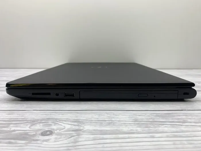 Ноутбук Б-клас Dell Inspiron 15 3576 / 15.6" (1920x1080) TN / Intel Core i3-7020U (2 (4) ядра по 2.3 GHz) / 8 GB DDR4 / 120 GB SSD / AMD Radeon R5 M435, 2 GB GDDR5, 64-bit / WebCam / DVD-ROM б/в - зображення 5