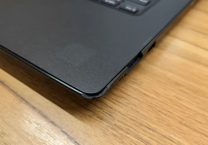 Ноутбук Б-клас Dell Latitude 3490 / 14" (1920x1080) IPS / Intel Core i5-8250U (4 (8) ядра по 1.6 - 3.4 GHz) / 16 GB DDR4 / 480 GB SSD / Intel UHD Graphics 620 / WebCam / Windows 10 б/в - зображення 3