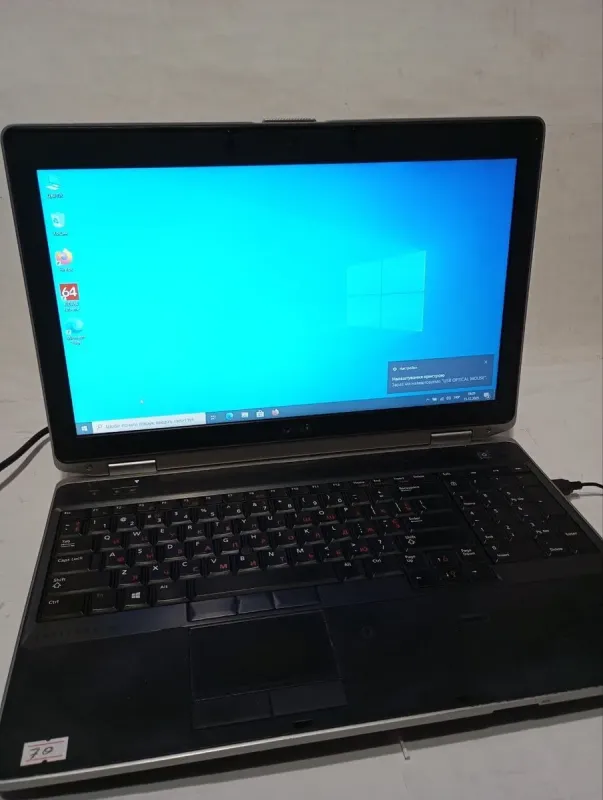 Ноутбук Б-клас Dell Latitude E6530 / 15,6" (1366x768) TN / Intel Core i5-3340M (2 (4) ядра по 2,7 - 3,4 ГГц) / 8 ГБ DDR3 / 120 ГБ SSD / Intel HD Graphics 4000 / Веб-камера / DVD-RW / АКБ не тримає заряд б/в - зображення 2