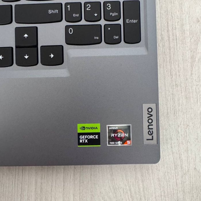 Ігровий ноутбук Lenovo LOQ 15ARP9 / 15,6" (1920x1080) IPS / AMD Ryzen 5 7235HS (4 (8) ядра по 3,2 - 4,2 ГГц) / 12 ГБ DDR5 / 512 ГБ SSD NVMe / nVidia GeForce RTX 4050, 6 ГБ GDDR6, 96-біт / Веб-камера б/в - зображення 9