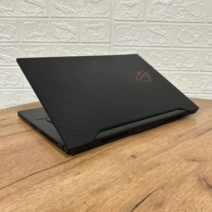 Ігровий ноутбук Б-клас Asus ROG Zephyrus GU502GV / 15.6" (1920x1080) IPS / Intel Core i7-9750H (6 (12) ядер по 2.6 - 4.5 GHz) / 16 GB DDR4 / 1000 GB SSD / nVidia GeForce RTX 2060, 6 GB GDDR6, 192-bit / WebCam б/в - зображення 6