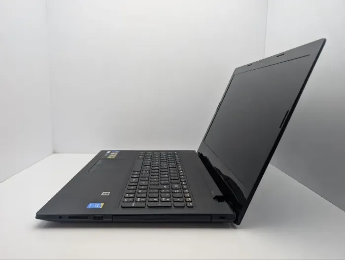 Ноутбук Lenovo G50-70 / 15.6" (1366x768) TN / Intel Core i3-4030U (2 (4) ядра по 1.9 GHz) / 8 GB DDR3 / 240 GB SSD / Intel HD Graphics 4400 / WebCam / DVD-ROM б/в - зображення 5