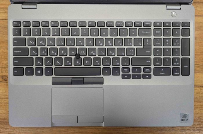 Ноутбук Dell Precision 3551 / 15.6" (1920x1080) IPS / Intel Core i7-10850H (6 (12) ядер по 2.7 - 5.1 GHz) / 16 GB DDR4 / 512 GB SSD / Intel UHD Graphics / WebCam / Windows 10 б/в - изображение 3