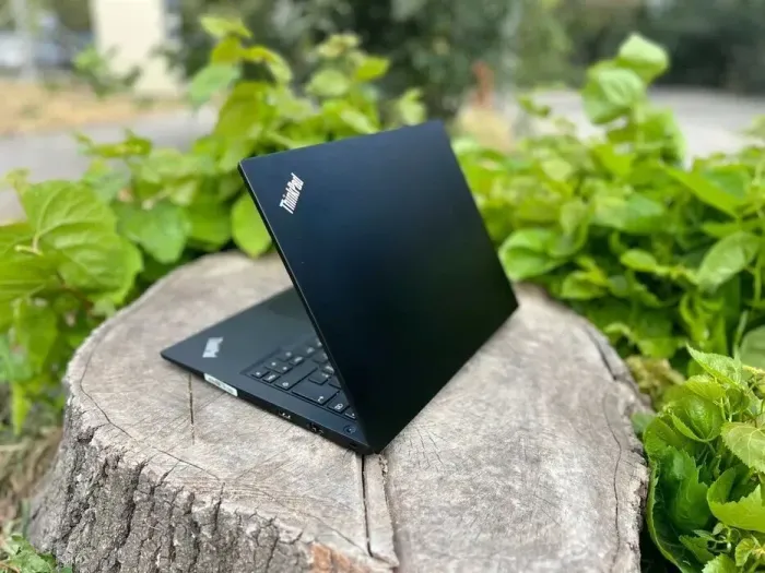 Ноутбук Lenovo ThinkPad E495 / 14" (1920x1080) IPS / AMD Ryzen 5 3500U (4 (8) ядра по 2.1 - 3.7 GHz) / 8 GB DDR4 / 256 GB SSD / AMD Radeon Vega 8 Graphics / WebCam б/в - зображення 7