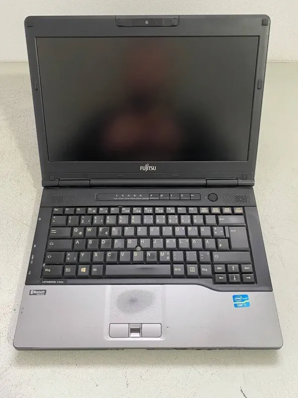 Ноутбук Б-клас Fujitsu LifeBook S782 / 14" (1600x900) TN / Intel Core i7-3612QM (4 (8) ядра по 2.1 - 3.1 GHz) / 16 GB DDR3 / 256 GB SSD / Intel HD Graphics 4000 / WebCam / DVD-ROM б/в - зображення 2