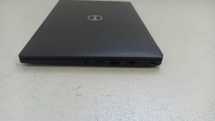 Ультрабук Dell Latitude 7390 / 13.3" IPS / Core i3-7130U (2(4) ядра по 2.7GHz) / 8GB DDR4 / 120GB SSD / UHD Graphics 620 / WebCam / HDMI б/в - зображення 4