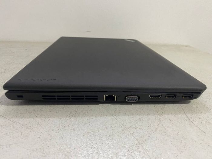 Ноутбук Lenovo ThinkPad E550 / 15.6" (1920x1080) TN / Intel Core i7-5500U (2 (4) ядра по 2.4 - 3.0 GHz) / 16 GB DDR3 / 240 GB SSD / Intel HD Graphics 5500 / WebCam б/в - изображение 3