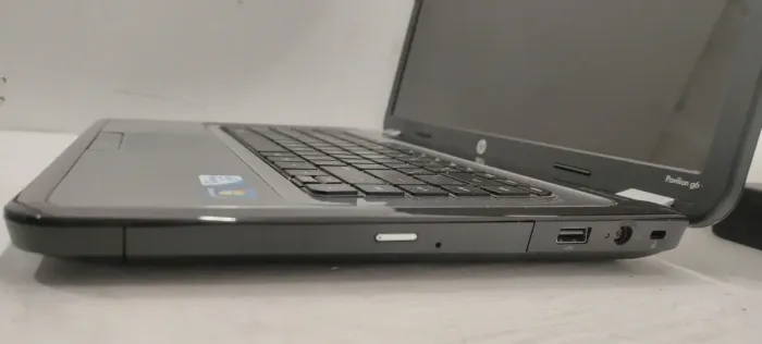 Ноутбук Б-класс HP Pavilion G6 / 15.6" TN / Intel Pentium B950 (2 ядра по 2.1GHz) / 4GB DDR3 / 120GB SSD / HD Graphics / DVD-ROM / АКБ не тримає б/в - зображення 5