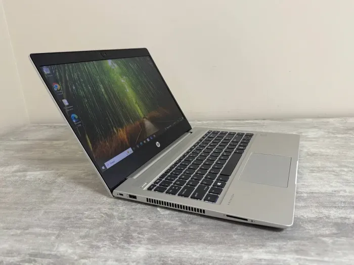 Ультрабук HP ProBook 445 G7 / 14" (1920x1080) TN / AMD Ryzen 5 4500U (6 ядер по 2.3 - 4.0 GHz) / 16 GB DDR4 / 512 GB SSD / AMD Radeon RX Vega 6 Graphics / WebCam / Win 10 Pro б/в - изображение 4