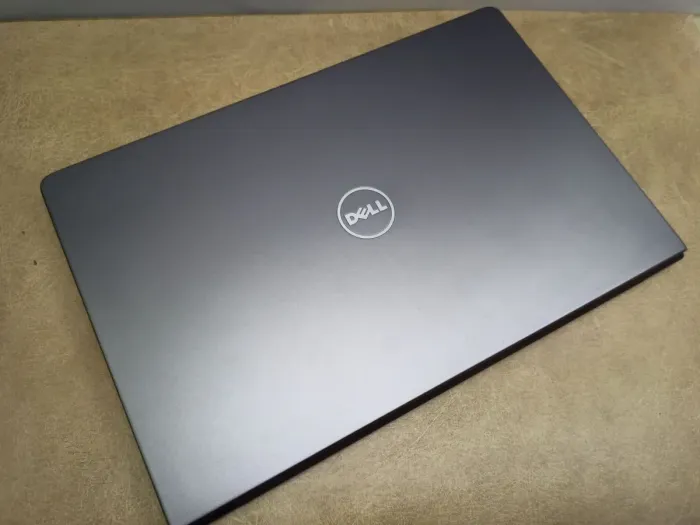 Ноутбук Б-клас Dell Vostro 5568 / 15.6" (1366x768) TN / Intel Core i7-7500U (2 (4) ядра по 2.7 - 3.5 GHz) / 16 GB DDR4 / 256 GB SSD / nVidia GeForce 940MX, 4 GB GDDR5, 64-bit / WebCam б/в - зображення 7