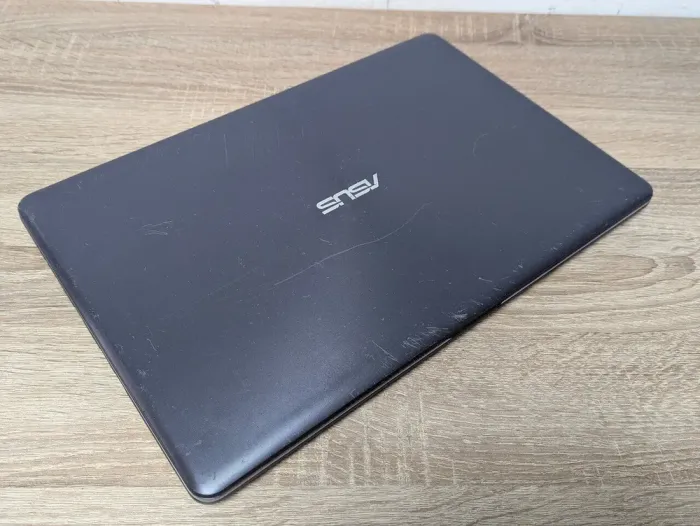 Ноутбук Б-клас Asus VivoBook X542U / 15.6" (1366x768) TN / Intel Core i3-7100U (2 (4) ядра по 2.4 GHz) / 8 GB DDR4 / 128 GB SSD + 500 GB HDD / Intel HD Graphics 620 / WebCam б/в - зображення 3