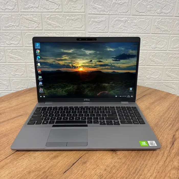 Мобільна робоча станція Б-клас Dell Precision 3551 / 15.6" (1920x1080) IPS / Intel Core i7-10850H (6 (12) ядра по 2.7 - 5.1 GHz) / 16 GB DDR4 / 512 GB SSD / nVidia Quadro P620, 4 GB GDDR5, 128-bit / WebCam б/в - зображення 2