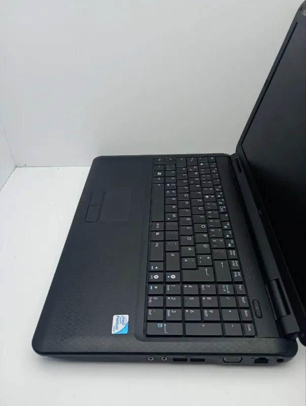 Ноутбук Asus K50 / 15.6" (1366x768) TN / Intel Pentium T4300 (2 ядра по 2.1 GHz) / 4 GB DDR3 / 250 GB HDD / Intel GMA 4500M Graphics / WebCam б/в - зображення 7