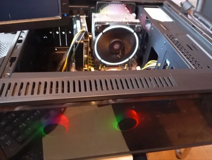 Ігровий ПК GameMax G561-FRGB Black Tower / Intel Xeon E5-2650 v2 (8 (16) ядер по 2.6 - 3.4 GHz) / 20 GB DDR3 / 480 GB SSD + 1000 GB HDD / nVidia GeForce GTX 1650, 4 GB GDDR6, 128-bit / 600W б/в - зображення 9