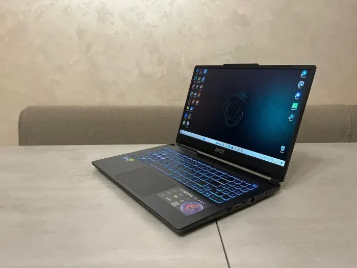 Ігровий ноутбук MSI Cyborg 15 A12VF-055CA / 15.6" (1920x1080) IPS / Intel Core i7-12650H (10 (16) ядер по 2.3 - 4.7 GHz) / 16 GB DDR5 / 512 GB SSD M.2 / nVidia GeForce RTX 4060, 8 GB GDDR6, 128-bit / WebCam / HDMI б/в - зображення 5