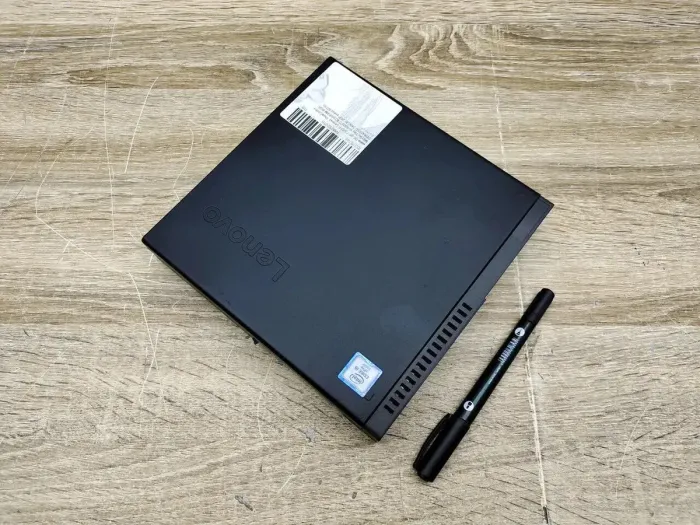 Неттоп Lenovo ThinkCentre M910q Tiny USFF / Intel Core i5-6500T (4 ядра по 2.5 - 3.1 GHz) / 8 GB DDR4 / 240 GB SSD / Intel HD Graphics 530 б/в - зображення 3