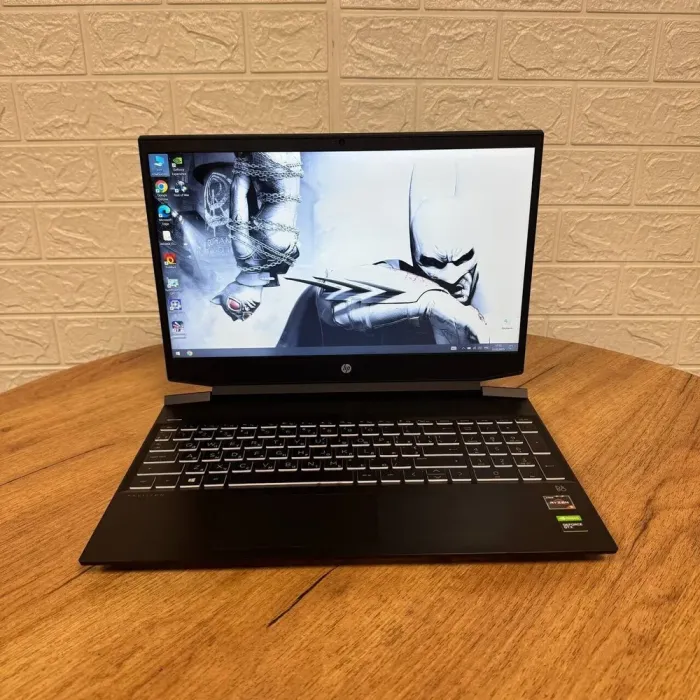 Ігровий ноутбук HP Pavilion 15-ec0000ua / 15.6" (1920x1080) TN / AMD Ryzen 5 3550H (4 (8) ядра по 2.1 - 3.7 GHz) / 8 GB DDR4 / 256 GB SSD / nVidia GeForce GTX 1050, 3 GB GDDR5, 96-bit / WebCam б/в - зображення 2