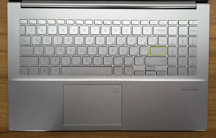 Ноутбук Asus VivoBook S533F / 15.6" (1920x1080) IPS / Intel Core i7-10510U (4 (8) ядра по 1.8 - 4.9 GHz) / 16 GB DDR4 / 512 GB SSD / Intel UHD Graphics / WebCam / TouchID / Windows 10 б/в - зображення 3