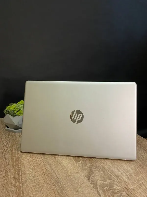 Ноутбук Б-клас HP 17-cp0279 / 17.3" (1920x1080) TN / AMD Ryzen 7 5700U (8 (16) ядер по 1.8 - 4.3 GHz) / 16 GB DDR4 / 512 GB SSD M.2 / AMD Radeon RX Vega 8 / WebCam / Win 11 б/в - зображення 3