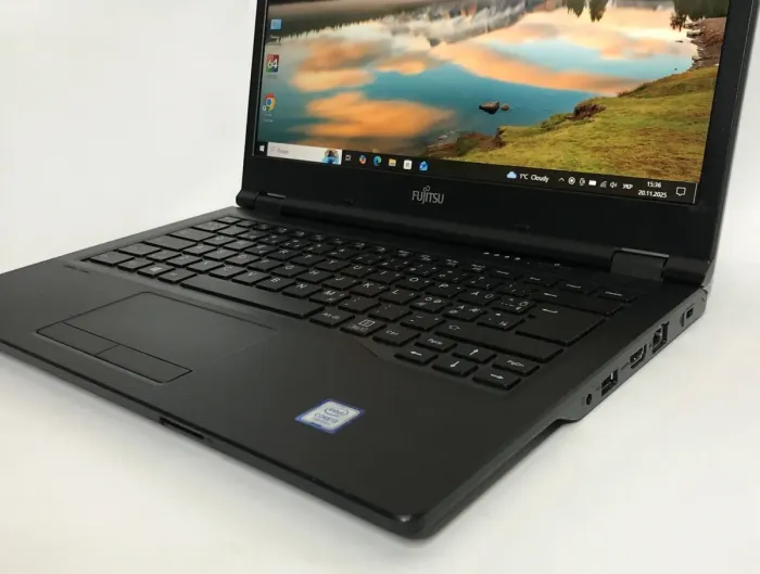 Ультрабук Б-клас Fujitsu LifeBook E548 / 14" (1920x1080) IPS / Intel Core i3-7130U (2 (4) ядра по 2.7 GHz) / 8 GB DDR4 / 256 GB SSD / Intel HD Graphics 620 / WebCam / Win 10 Pro б/в - зображення 9