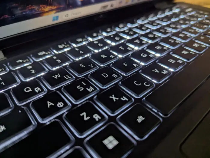 Ультрабук Dell Latitude 7430 / 14" (1920x1080) IPS / Intel Core i7-1265U (10 (12) ядер по 3.6 - 4.8 GHz) / 16 GB DDR4 / 256 GB SSD / Intel Iris Xe Graphics / WebCam / TouchID / Windows 11 б/в - зображення 6