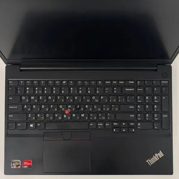 Ноутбук Б-класу Lenovo ThinkPad E15 Gen 3 / 15.6" (1920x1080) IPS / AMD Ryzen 5 5500U (6 (12) ядер по 2.1 - 4.0 GHz) / 16 GB DDR4 / 256 GB SSD / AMD Radeon Graphics 448SP / WebCam / HDMI б/в - зображення 3
