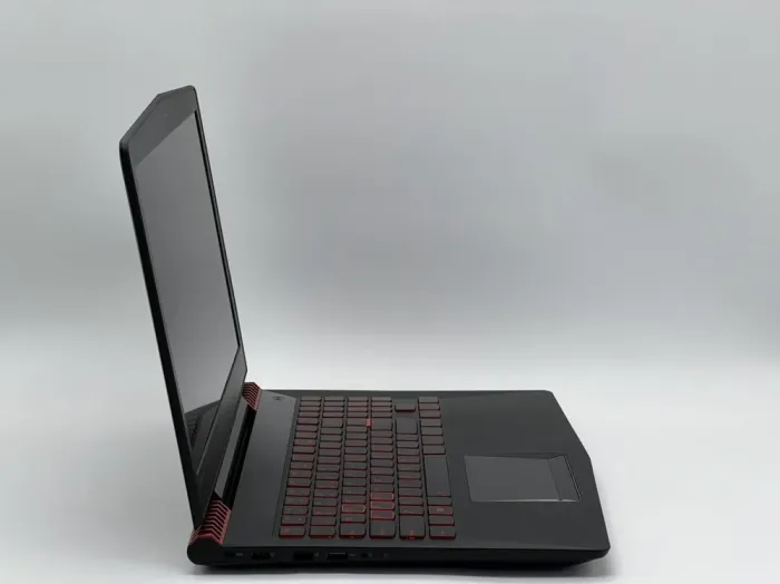 Ігровий ноутбук Lenovo Legion Y520-15IKBN / 15.6" (1920x1080) IPS / Intel Core i7-7700HQ (4 (8) ядра по 2.8 - 3.8 GHz) / 16 GB DDR4 / 480 GB SSD / nVidia GeForce GTX 1050 Ti, 4 GB GDDR5, 128-bit / WebCam б/в - зображення 3