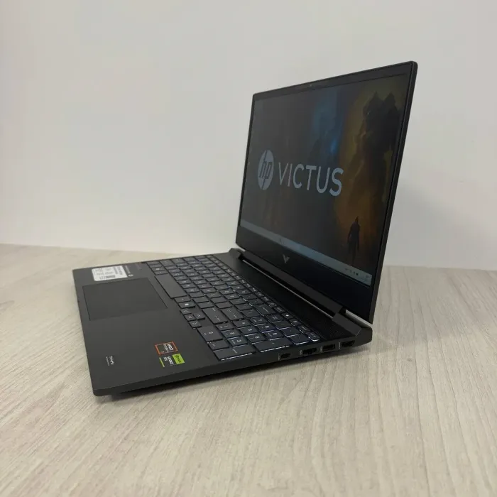 Ігровий ноутбук HP Victus 15-fb001nr / 15,6" (1920x1080) IPS / AMD Ryzen AI 7 350 (8 (16) ядер по 2,0 - 5,0 ГГц) / 16 ГБ DDR5 / 1000 ГБ SSD / nVidia GeForce RTX 5050, 8 ГБ GDDR7, 128-біт / Веб-камера б/в - зображення 7