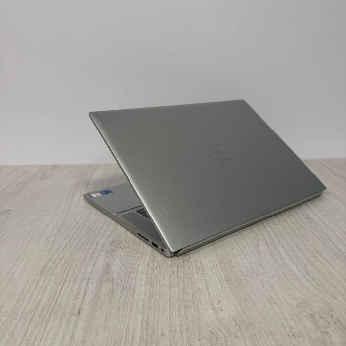 Ноутбук Б-клас Dell Inspiron 16 5620 / 16" (1920x1200) IPS / Intel Core i7-1255U (10 (12) ядер по 1.7 - 4.7 GHz) / 16 GB DDR4 / 1000 GB SSD / Intel Iris Xe Graphics / WebCam б/в - изображение 8