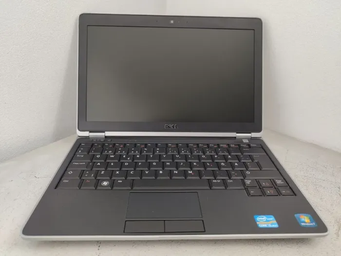Нетбук Dell Latitude E6220 / 12.5" (1366x768) TN / Intel Core i5-2520M (2 (4) ядра по 2.5 - 3.2 GHz) / 8 GB DDR3 / 128 GB SSD / Intel HD Graphics 3000 / WebCam б/в - зображення 2
