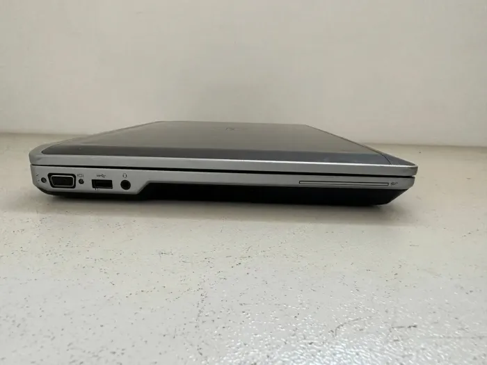 Ноутбук Б-класс Dell Latitude E6530 / 15.6" (1366x768) TN / Intel Core i5-3320M (2 (4) ядра по 2.6 - 3.3 GHz) / 8 GB DDR3 / 128 GB SSD / Intel HD Graphic 4000 / DVD-ROM / HDMI б/в - зображення 3
