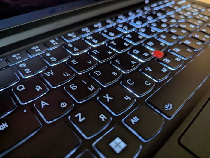 Ультрабук Lenovo ThinkPad X1 Carbon Gen9 / 14" (1920x1200) IPS Touch / Intel Core i7-1185G7 (4 (8) ядра по 3.0 - 4.8 GHz) / 32 GB DDR4 / 480 GB SSD / Intel Iris Xe Graphics / WebCam / Windows 11 б/в - зображення 6