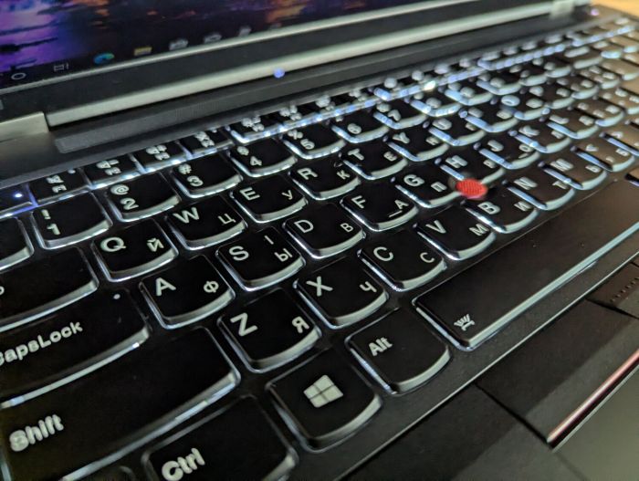Мобільна робоча станція Lenovo ThinkPad P52 / 15,6" (1920x1080) IPS / Intel Xeon E-2176M (6 (12) ядер по 2,7 - 4,4 ГГц) / 32 ГБ DDR4 / 512 ГБ SSD / nVidia Quadro P2000, 4 ГБ GDDR5, 128-біт / Веб-камера / Сканер відбитків пальців / Windows 10 б/в - изображение 6