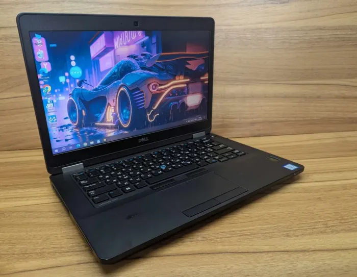 Ноутбук Dell Latitude E5470 / 14" (1366x768) TN / Intel Core i5-6300U (2 (4) ядра по 2.4 - 3.0 GHz) / 8 GB DDR4 / 240 GB SSD / Intel HD Graphics 520 / WebCam / Fingerprint / Windows 10 б/в - зображення 4