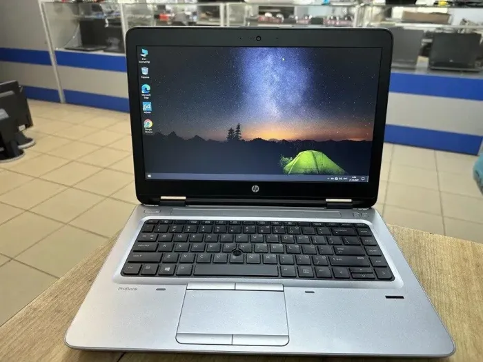 Ультрабук HP ProBook 645 G2 / 14" (1366x768) TN / AMD Pro A6-8500B (2 ядра по 1.6-3 GHz) / 4 GB DDR3 / 128 GB SSD / AMD Radeon R5 Graphics / WebCam / DVD-ROM / VGA б/в - зображення 2
