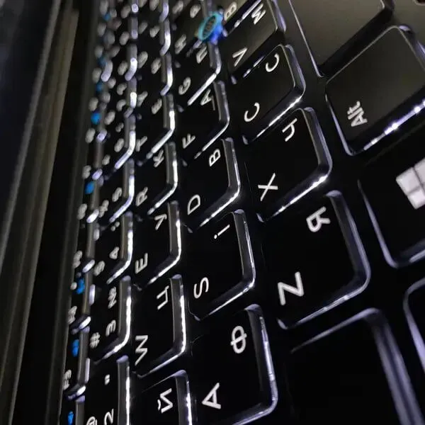 Ноутбук Dell Latitude 5580 / 15.6" (1920x1080) IPS / Intel Core i5-6440HQ (4 ядра по 2.6 - 3.5 GHz) / 16 GB DDR4 / 512 GB SSD / nVidia GeForce 940MX, 2 GB GDDR5, 64-bit / HDMI б/в - зображення 7