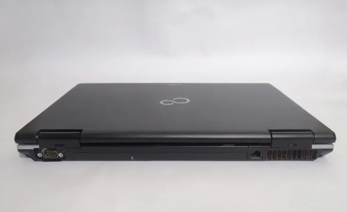 Ноутбук Fujitsu Lifebook E751 / 15.6" (1600x900) TN / Intel Core i5-2410M (2 (4) ядра по 2.3 - 2.9 GHz) / 4 GB DDR3 / 320 GB HDD / Intel HD Graphics 3000 / WebCam / DVD-ROM / VGA / АКБ NEW б/в - зображення 8