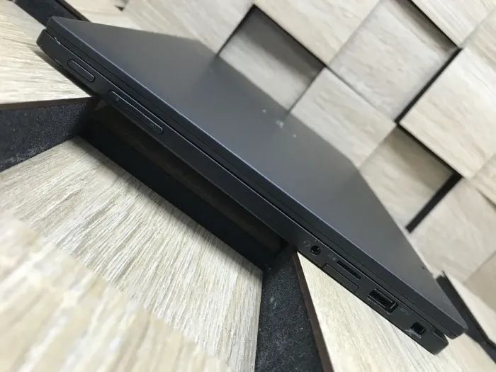Нетбук-трансформер Б-клас Dell Latitude 5289 / 12.5" (1920x1080) IPS Touch / Intel Core i7-7600U (2 (4) ядра по 2.8 - 3.9 GHz) / 16 GB DDR3 / 256 GB SSD / Intel HD Graphics 620 / WebCam / Windows 10 б/в - зображення 6
