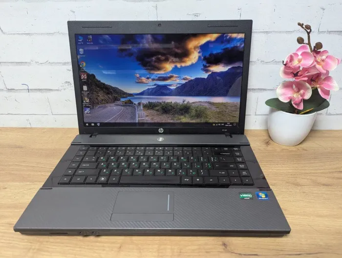 Ноутбук HP 625 / 15.6" (1366x768) TN / AMD Athlon II P320 (2 ядра по 2.1 GHz) / 8 GB DDR3 / 128 GB SSD / AMD Radeon HD 4200 Graphics / WebCam / DVD-ROM б/в - зображення 2