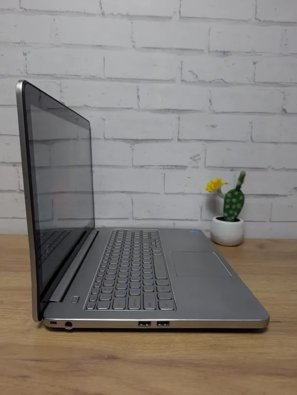 Ноутбук Б-клас Dell Inspiron 15 7537 / 15.6" (1920x1080) TN / Intel Core i7-4510U (2 (4) ядра по 2.0 - 3.1 GHz) / 8 GB DDR3 / 128 GB SSD / Intel HD Graphics 4400 / WebCam б/в - зображення 7